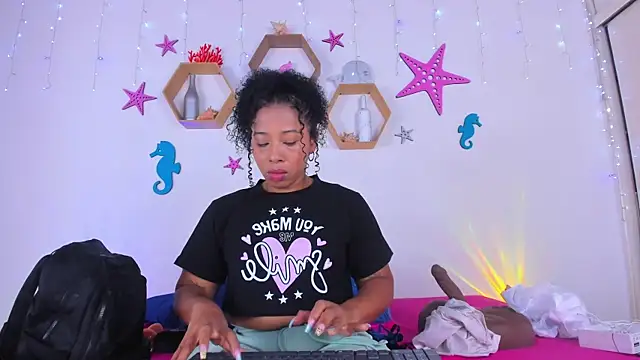 Tanissha curly online show from 16, 9, 2025