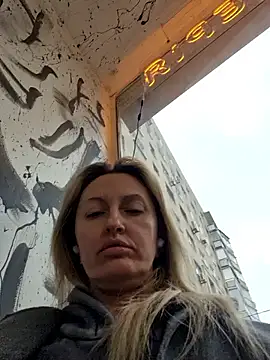 Miss    Mia  online show from 15, 10, 2025