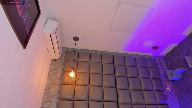 megan woll online show from 30, 1, 2025