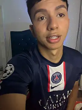 Leonarrrd 01 online show from 18, 12, 2024