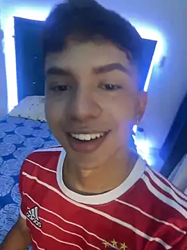 Leonarrrd 01 online show from 21, 1, 2025