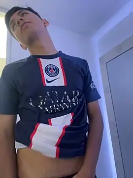 Leonarrrd 01 online show from 8, 2, 2025