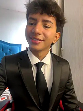 Leonarrrd 01 online show from 1, 11, 2025