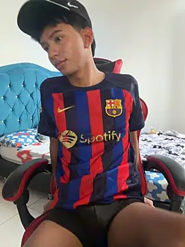 Leonarrrd 01 online show from 19, 12, 2025