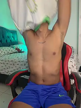 Leonarrrd 01 online show from 8, 4, 2026