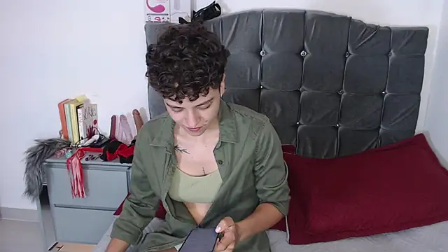 Antonella Cruz02 online show from 28, 4, 2026