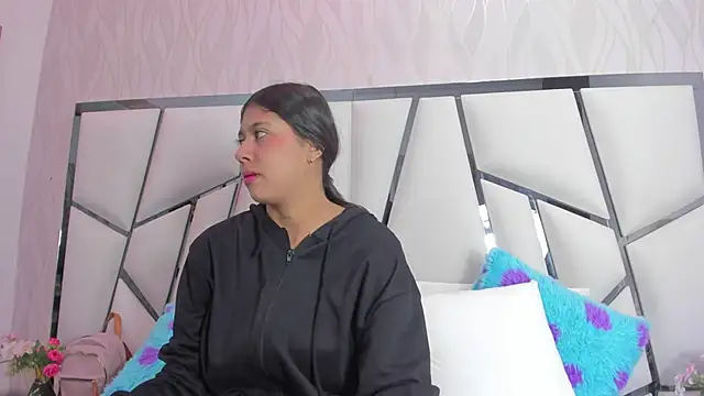  aurora18  online show from 20, 4, 2026