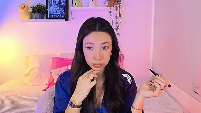 lilyy evanss online show from 19, 11, 2025