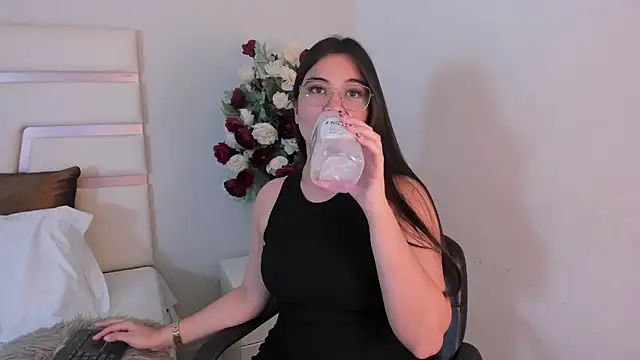 CamilaSofiia online show from 5, 2, 2025