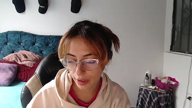 Snapshot of Kate_lorens9 chatting on 2, 5, 2026 Kate lorens9 online show from 2, 5, 2026