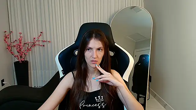 Snapshot of upssnowy chatting on 11, 10, 2025 upssnowy online show from 11, 10, 2025