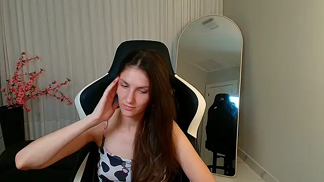 Snapshot of upssnowy chatting on 5, 11, 2025 upssnowy online show from 5, 11, 2025