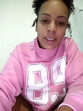 Julia Pretinha online show from 4, 1, 2025