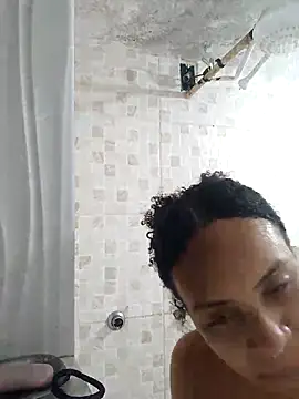 Julia Pretinha online show from 10, 9, 2025