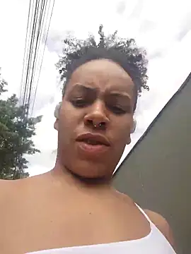 Julia Pretinha online show from 15, 9, 2025