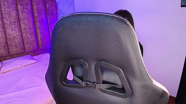 Fluffy Bubble21 online show from 30, 11, 2025