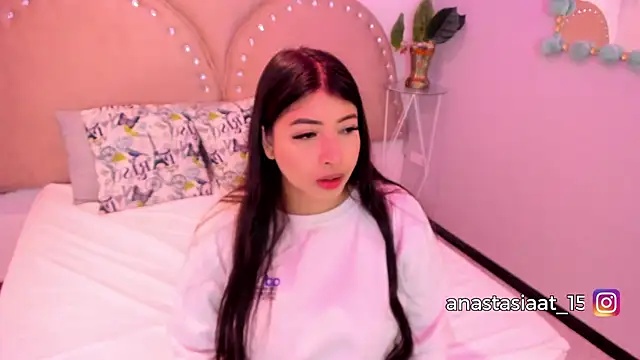 Miia Thompsonn online show from 3, 12, 2025