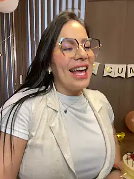 Miah gomez  online show from 30, 1, 2025