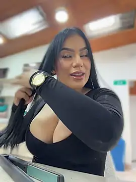 Miah gomez  online show from 23, 4, 2026