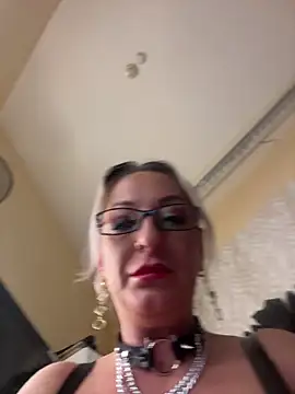 Snapshot of Luiza_Hammer chatting on 18, 5, 2026 Luiza Hammer online show from 18, 5, 2026