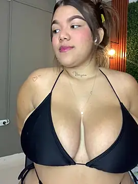 Michellesexxy online show from 1, 2, 2025