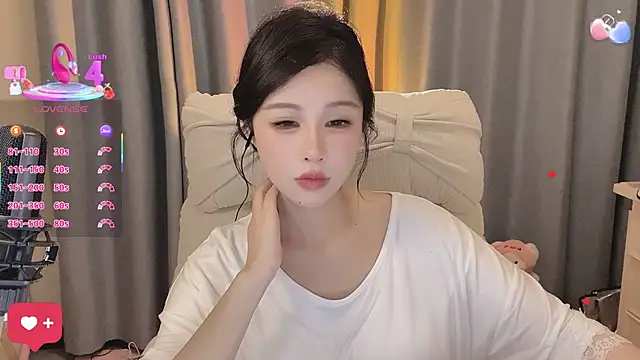 Snapshot of 7-Love chatting on 5, 5, 2026 7-Love online show from 5, 5, 2026