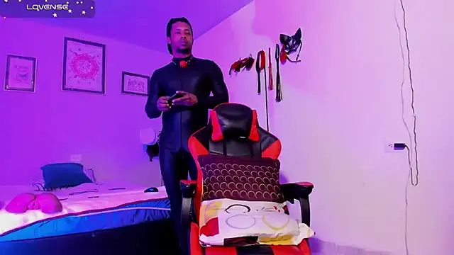 AlejoKhalifa  online show from 7, 10, 2025