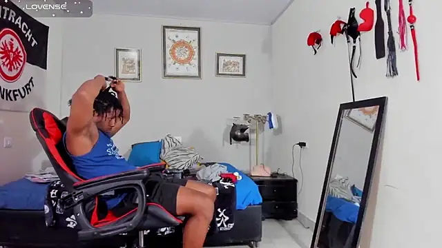 AlejoKhalifa  online show from 18, 11, 2025