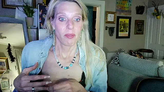 Glamazonx online show from 4, 5, 2026