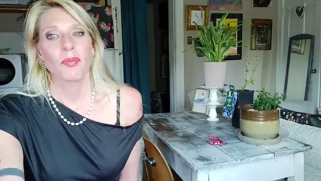 Glamazonx online show from 17, 5, 2026