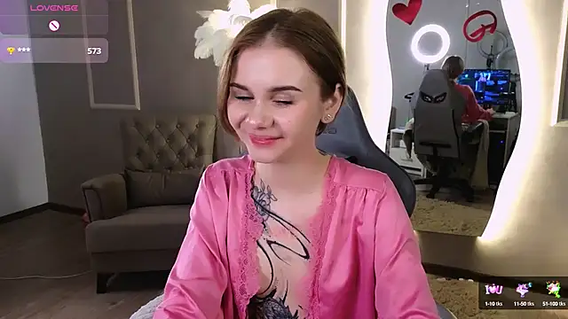 Britney Lynch online show from 14, 2, 2025