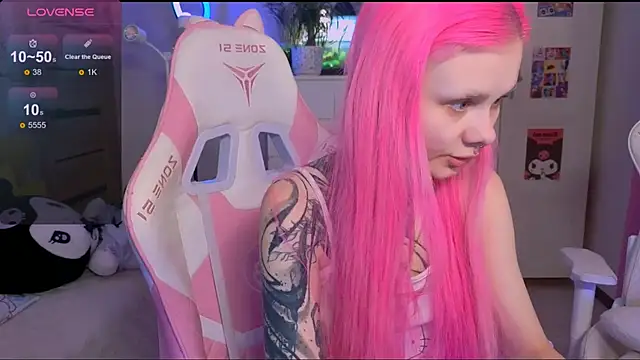 Britney Lynch online show from 22, 10, 2025