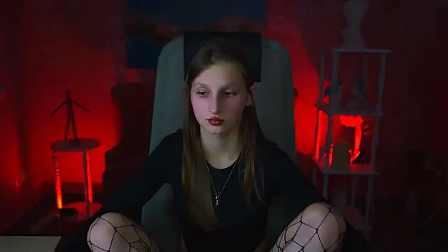 EllaHorton online show from 30, 1, 2025