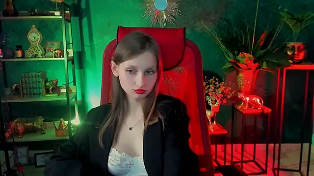 EllaHorton online show from 28, 2, 2025