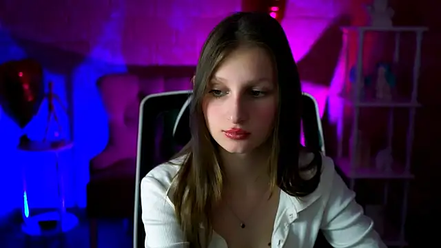 EllaHorton online show from 3, 3, 2025