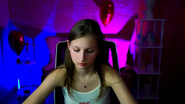 EllaHorton online show from 5, 3, 2025