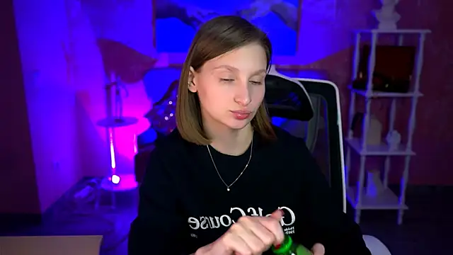 EllaHorton online show from 2, 3, 2026