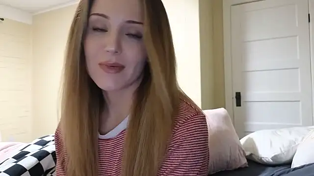 Snapshot of sexylilly69 chatting on 5, 5, 2026 sexylilly69 online show from 5, 5, 2026