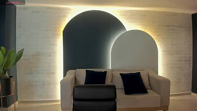 Snapshot of GigiLee_ chatting on 3, 12, 2024 GigiLee online show from 3, 12, 2024