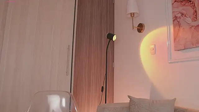 Snapshot of GigiLee_ chatting on 16, 3, 2025 GigiLee online show from 16, 3, 2025