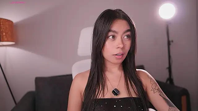 GigiLee  online show from 23, 4, 2026