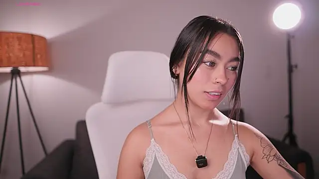 GigiLee  online show from 27, 4, 2026