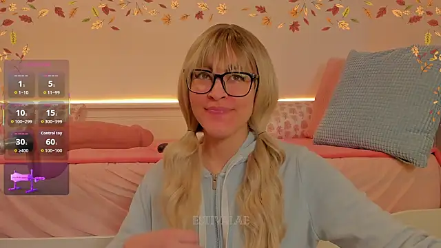 Snapshot of estivalae chatting on 16, 10, 2025 estivalae online show from 16, 10, 2025