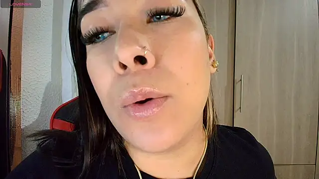 Snapshot of leahtemptation3 chatting on 21, 6, 2026 leahtemptation3 online show from 21, 6, 2026