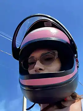 Irresistible24 online show from 21, 4, 2026