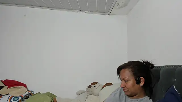 Snapshot of Laflaka22 chatting on 4, 10, 2025 Laflaka22 online show from 4, 10, 2025