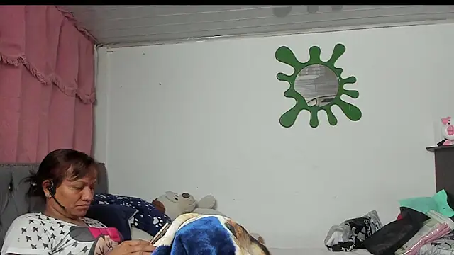 Snapshot of Laflaka22 chatting on 6, 11, 2025 Laflaka22 online show from 6, 11, 2025