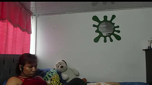 Snapshot of Laflaka22 chatting on 19, 11, 2025 Laflaka22 online show from 19, 11, 2025