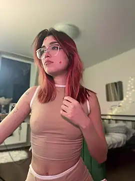 Evangeline Lawrence  online show from 7, 2, 2025