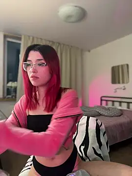 Evangeline Lawrence  online show from 12, 2, 2025